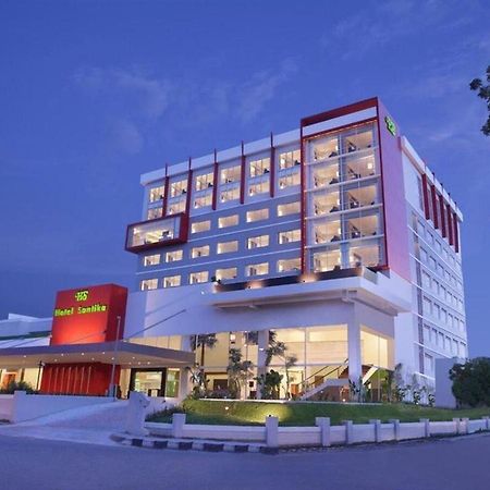 Hotel Santika Palu Extérieur photo
