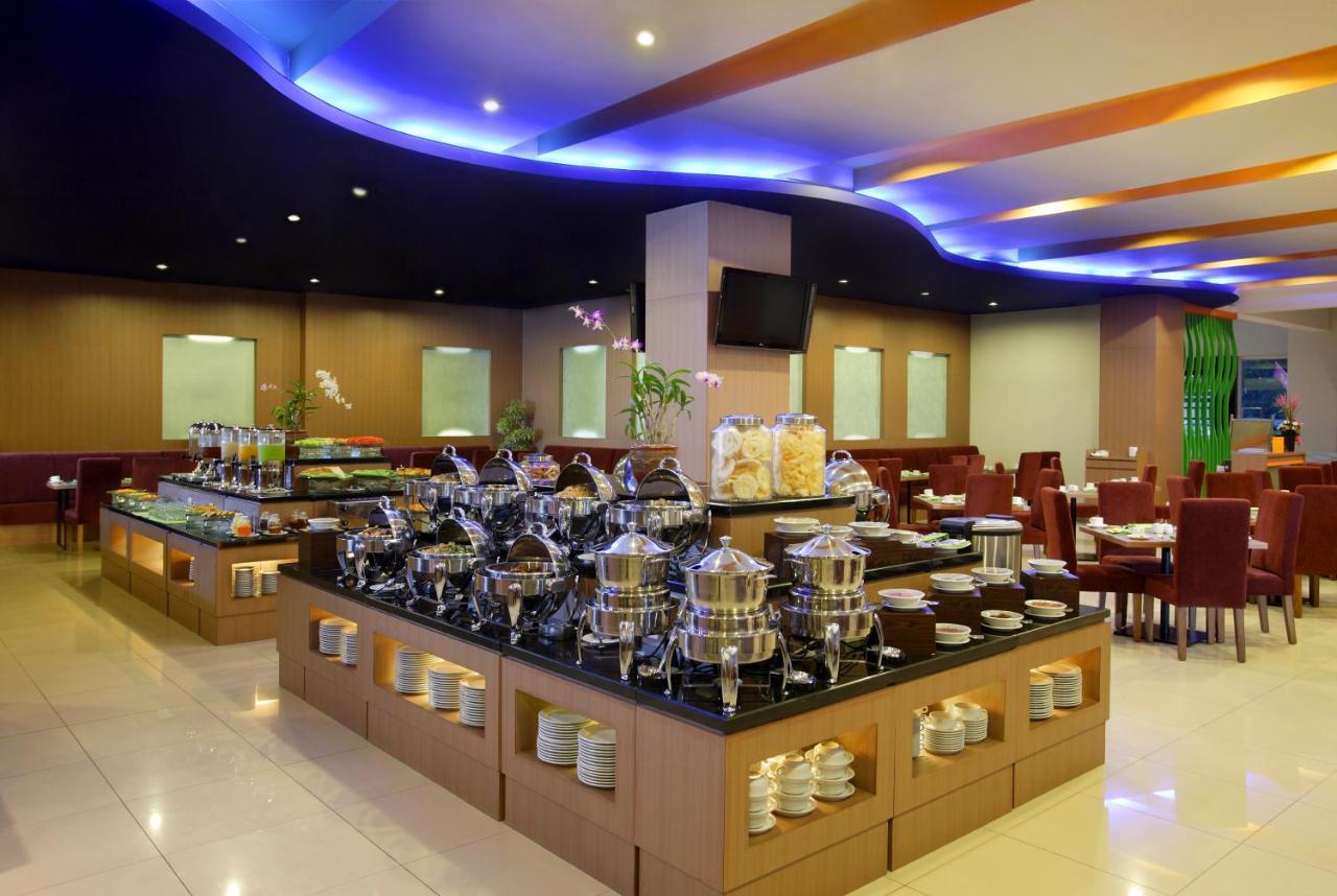 Hotel Santika Palu Extérieur photo
