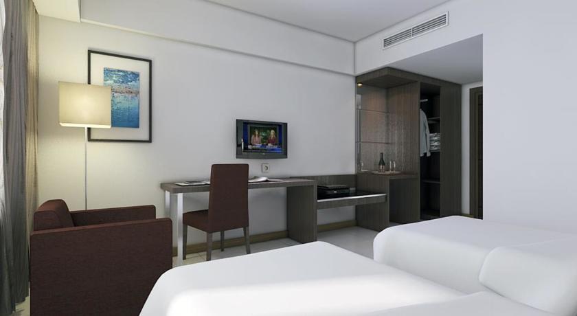 Hotel Santika Palu Extérieur photo