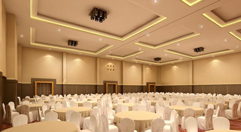 Hotel Santika Palu Extérieur photo