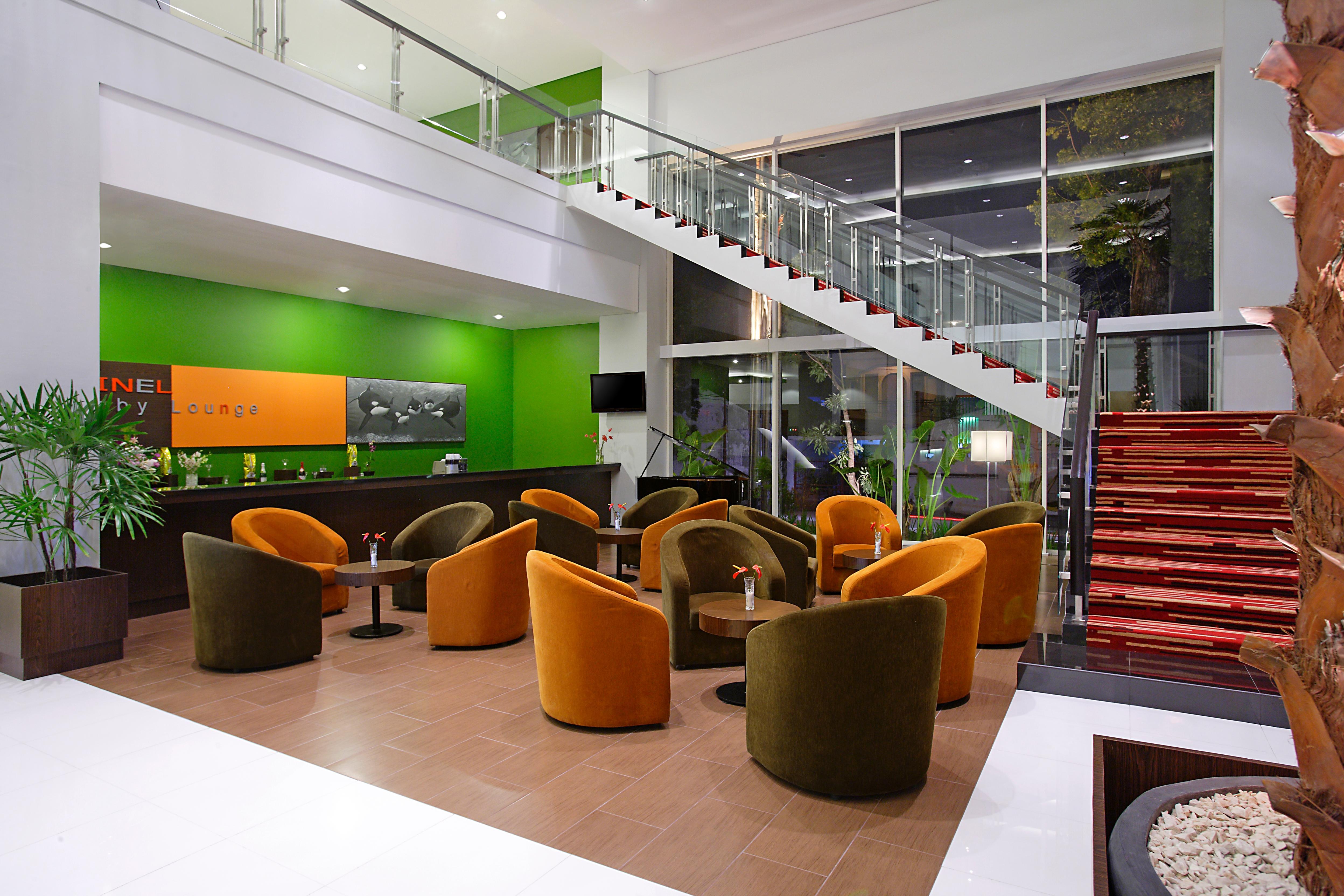 Hotel Santika Palu Extérieur photo