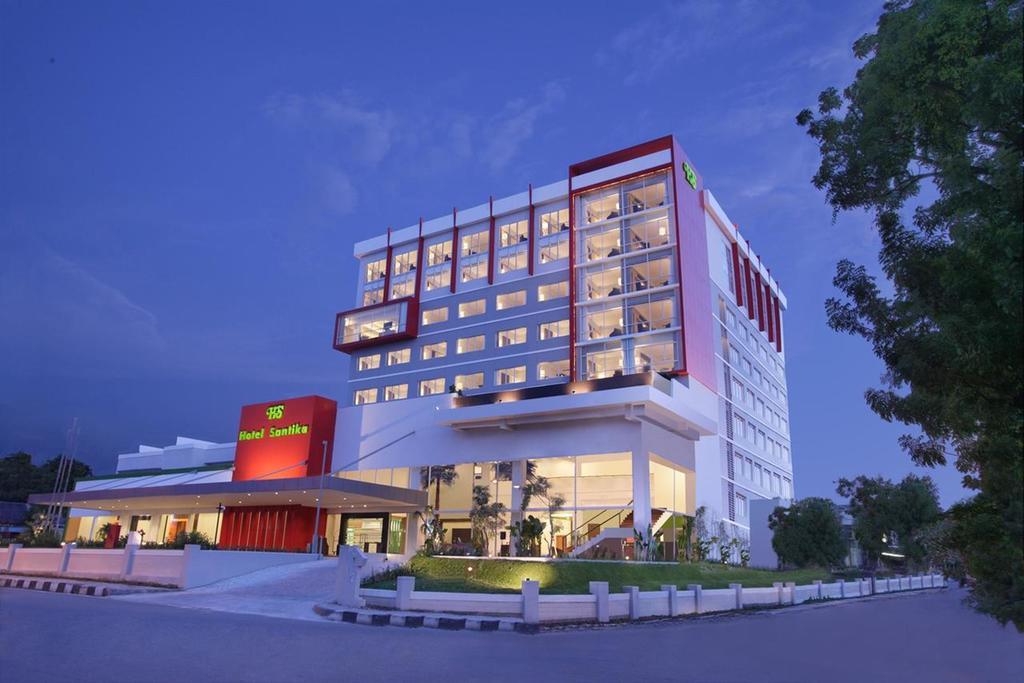 Hotel Santika Palu Extérieur photo