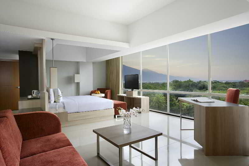 Hotel Santika Palu Extérieur photo